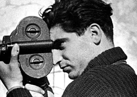 Robert Capa in una foto scattata da Gerda Taro