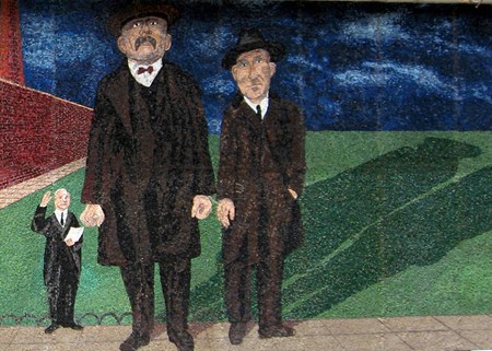 Dettaglio da "The Passion of Sacco and Vanzetti" di Ben Shahn (1967) mosaico installato presso la Syracuse University